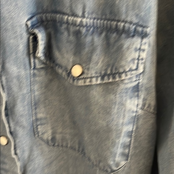 Casual Denim Button-Up Shirt velvet heart - Picture 2 of 6